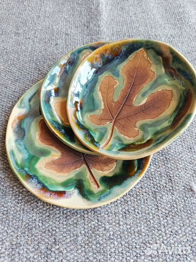 Посуда ручной работы. Тарелки с оттиском живого ли