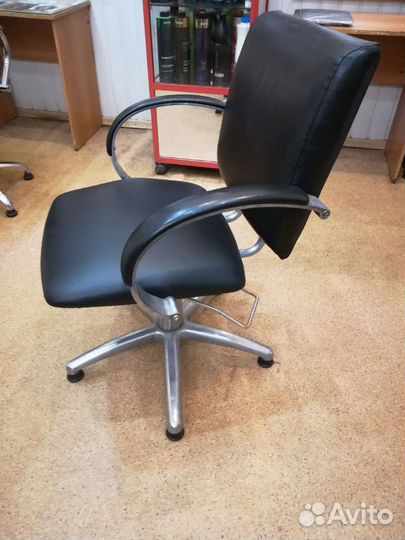 2 Кресла б/у. Оба в отл состоянии (цена за одно кр