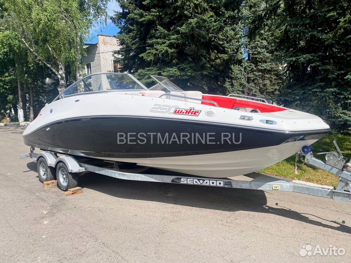 Водометный катер Sea Doo 230 Wake