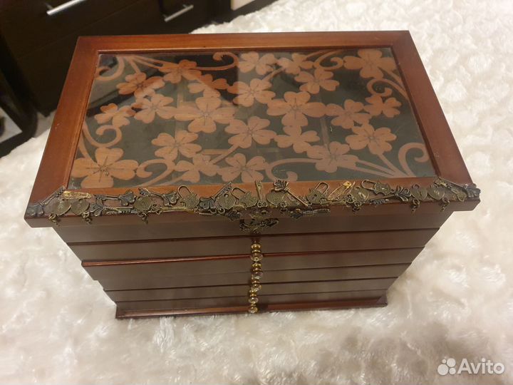 Шкатулка для украшений дерево