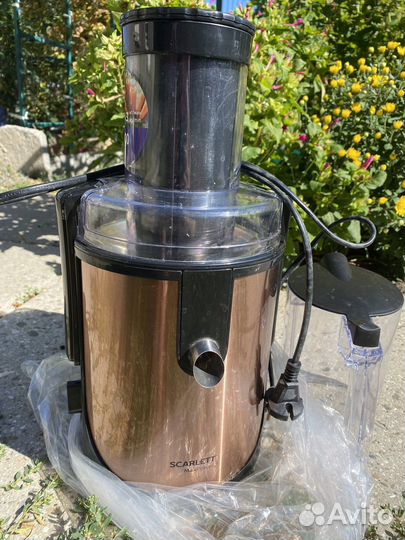 Соковыжималка Scarlett SC-JE50S52