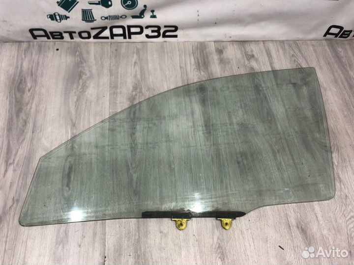 Стекло двери переднее левое Mitsubishi Lancer 9