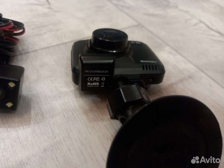 Автомобильный видеорегистратор azdome