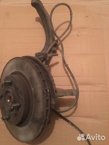 Поворотный кулак левый Mitsubishi Galant 8