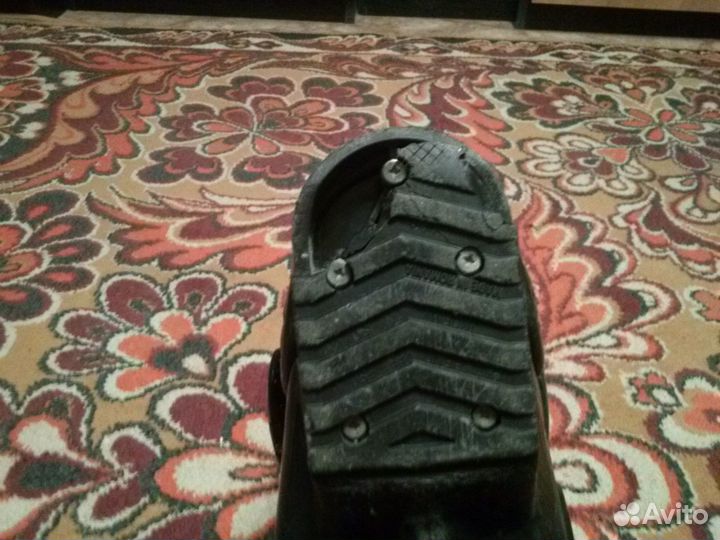 Горнолыжные ботинки