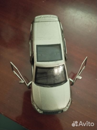 Машинка Land rover Discovery