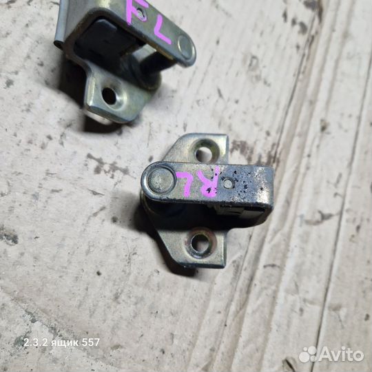 Концевик двери левый ford focus 1