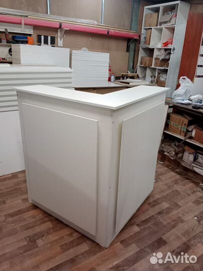 Стойка ресепшн