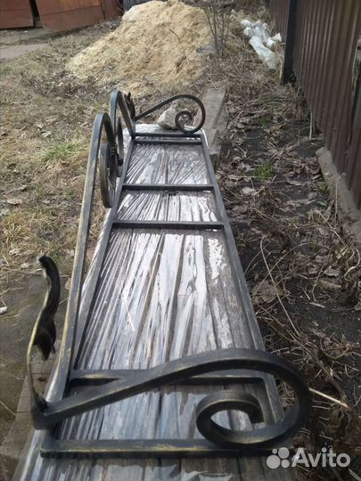 Цветочница под окно