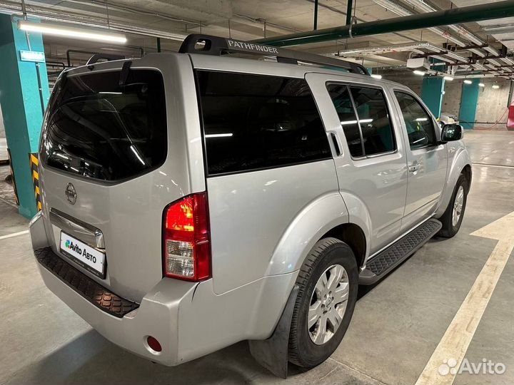Nissan Pathfinder 2.5 AT, 2006, 284 540 км