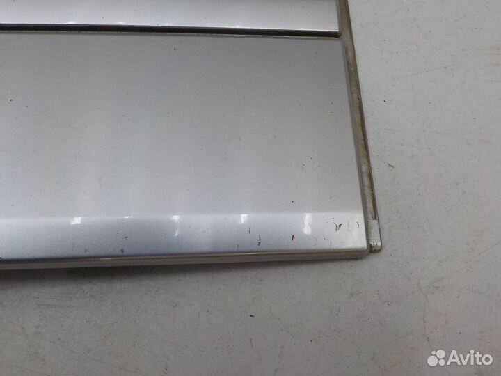 Накладка двери передней левой на Land Rover Range Rover LR074636