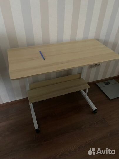 Детский стол парта