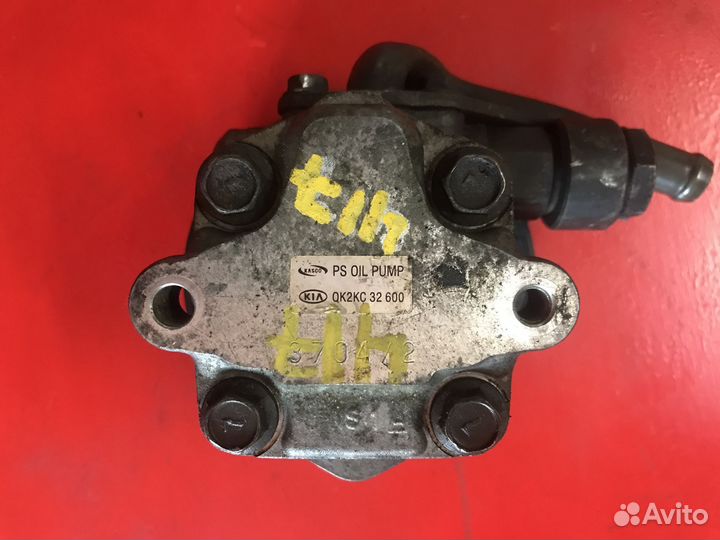 Насос гура Kia Carens хетчбэк D4EA 2002-2006