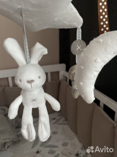 Музыкальный мобиль в детскую кроватку и игрушка