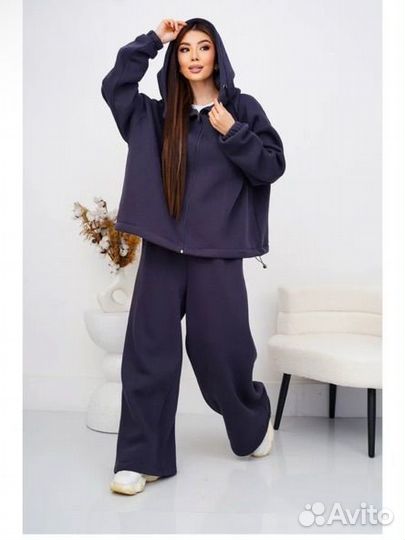 Костюм спортивный женский новый