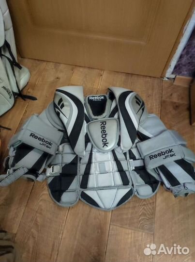 Нагрудник хоккейный