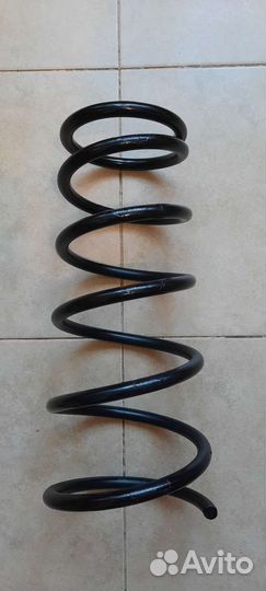 Пружина передняя