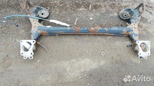 Балка задняя peugeot 5008 (72X11LQ01)