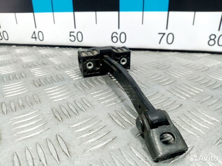 Б/У Ограничитель двери передний Audi#005