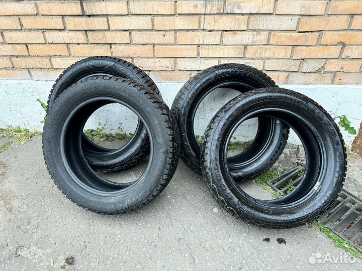 Goodyear Ultragrip 600 225/55 R17