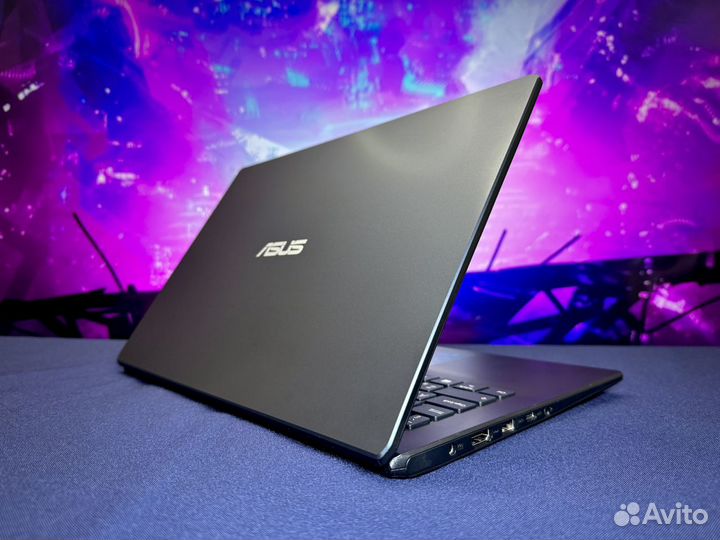 Ультрабук Asus VivoBook / Core i3 / SSD