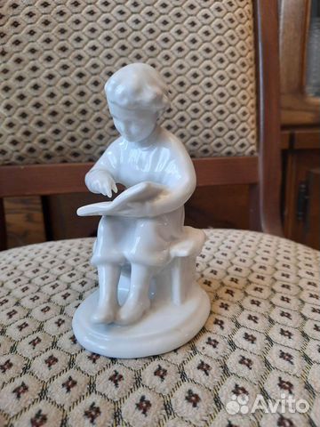Статуэтка фарфор