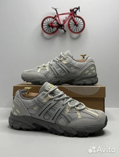 Кроссовки женские Asics