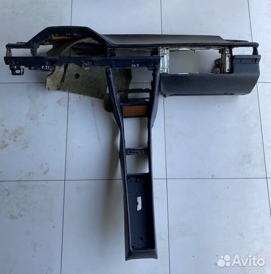 Панель Торпедо Mercedes W124