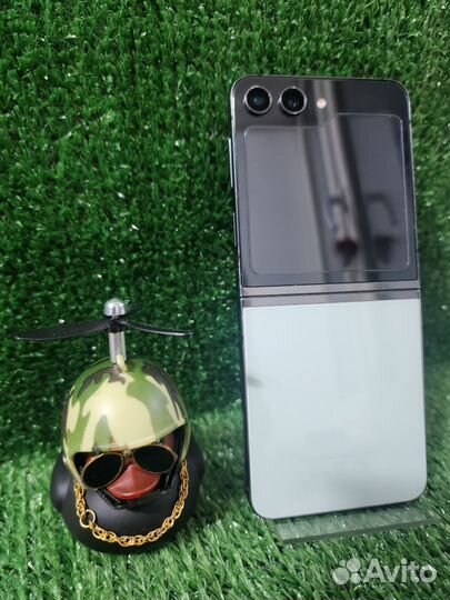 Samsung Galaxy Z Flip5, 8/256 ГБ