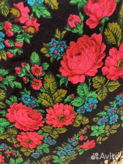 Павловопосадский платок 150*150