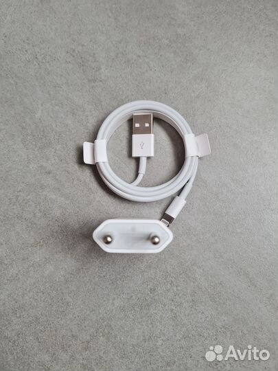 Зарядное устройство на iPhone Apple