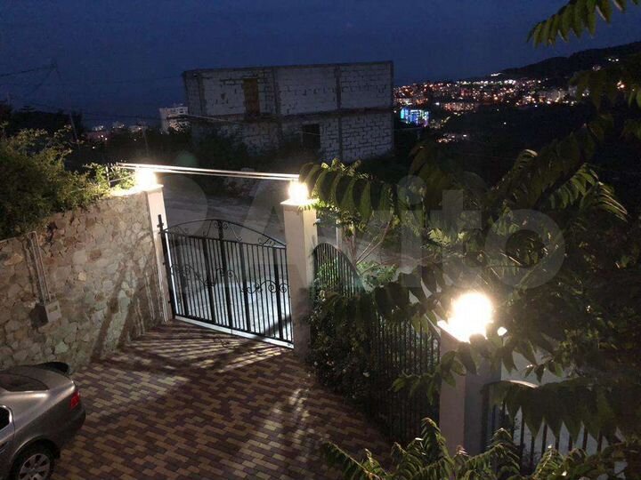 Дом 221,5 м² на участке 2,2 сот.