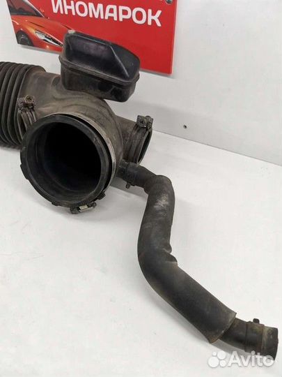 Патрубок воздушного фильтра (Hyundai Equus)