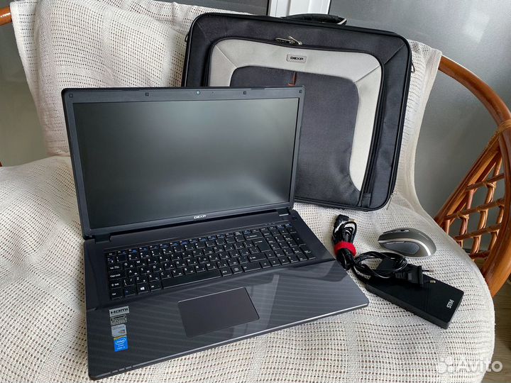 Ноутбук б/у dexp Atlas H152 - 17,3