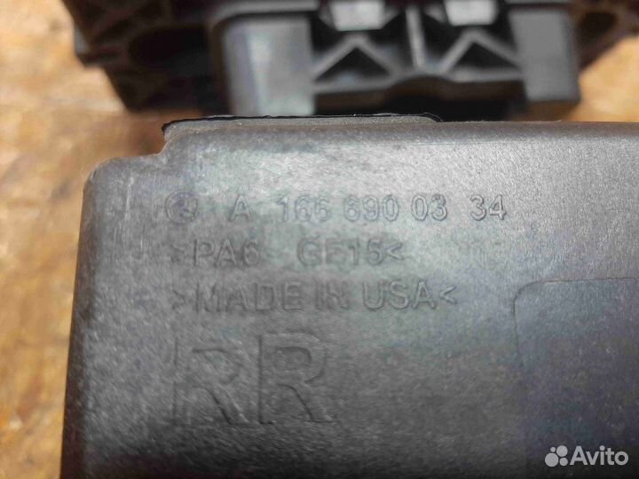 Опора под домкрат (поддомкратная подушка) Mercedes C292 (2015—2019) A1666900334