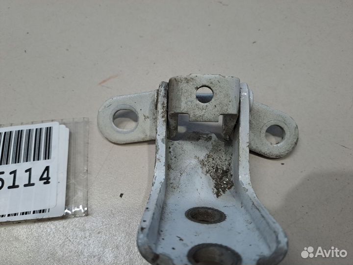 Петля двери передней правой верхняя KIA Ceed 2012-2018