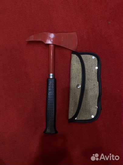 Топор пожарный