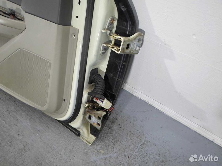 Дверь боковая Chrysler 300C (2004-2011)