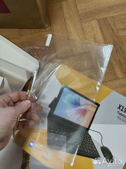 Крутой планшет с клавиатурой новый