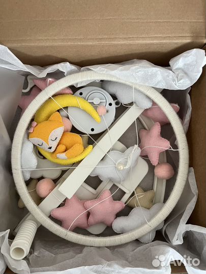 Мобиль на кроватку из фетра с музыкой