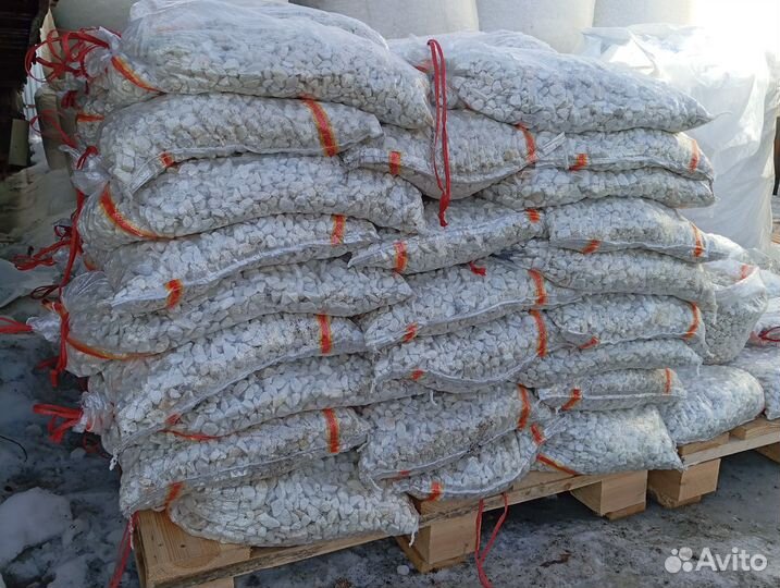 Мраморная крошка в мешках с доставкой