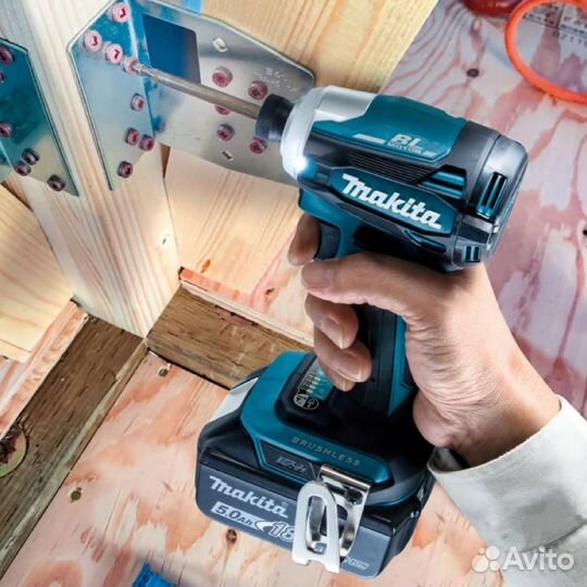 Аккумуляторный винтоверт Makita LXT DTD172Z