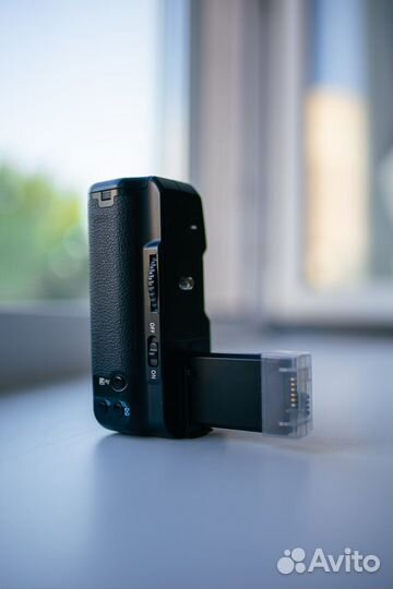 Батарейный блок canon BG-E5