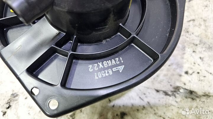 Мотор печки Nissan Safari vrgy61 TD42T