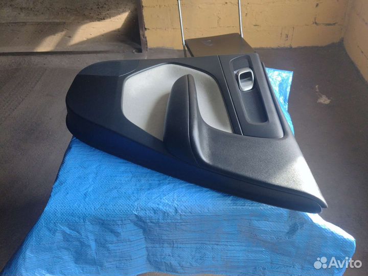 Карта задней правой двери Volvo XC40