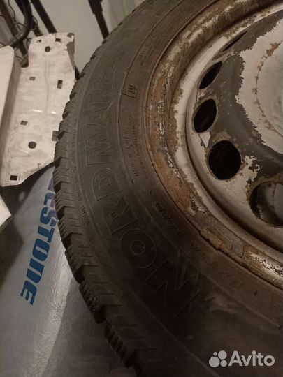 Колеса в сборе r15 зимние Nokian nordman 4