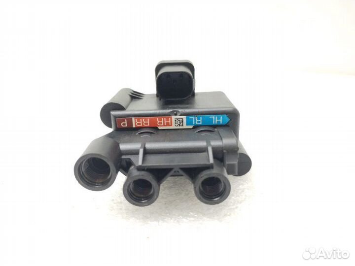 Блок клапанов пневмоподвески Mercedes-Benz E-Class