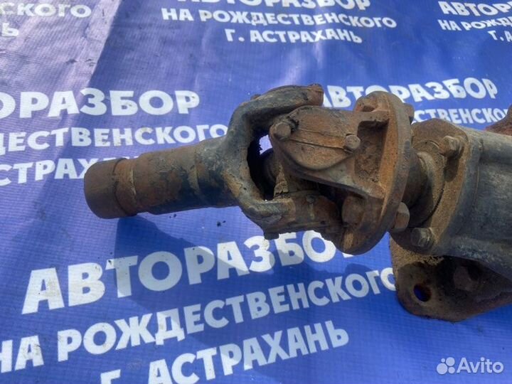 Редуктор привода вращения лап. Снегоуборочная