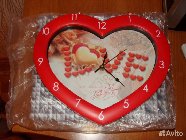 Часы настенные в форме сердца
