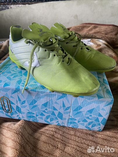 Футбольные бутсы demix